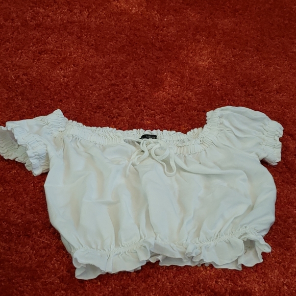 Forever 21 Tops - Forever 21 White Crop top size S